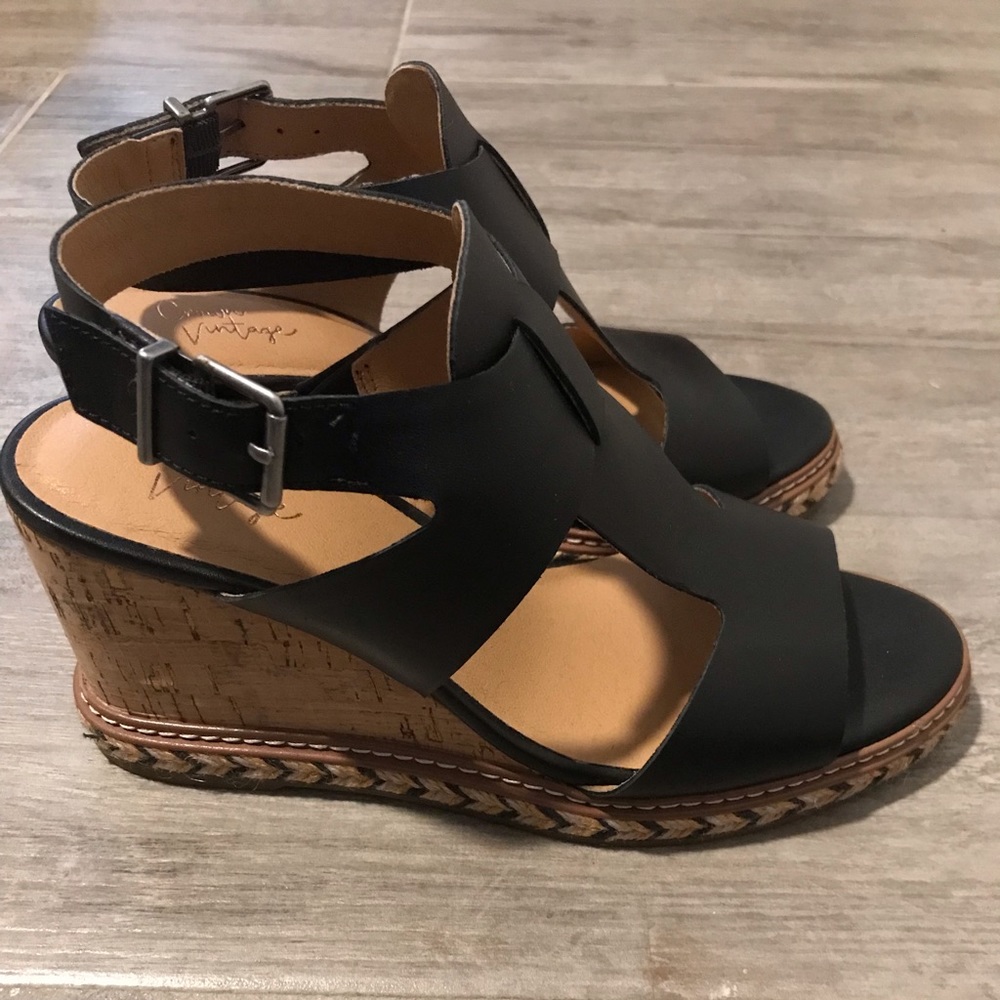 Crown Vintage wedge Sandals